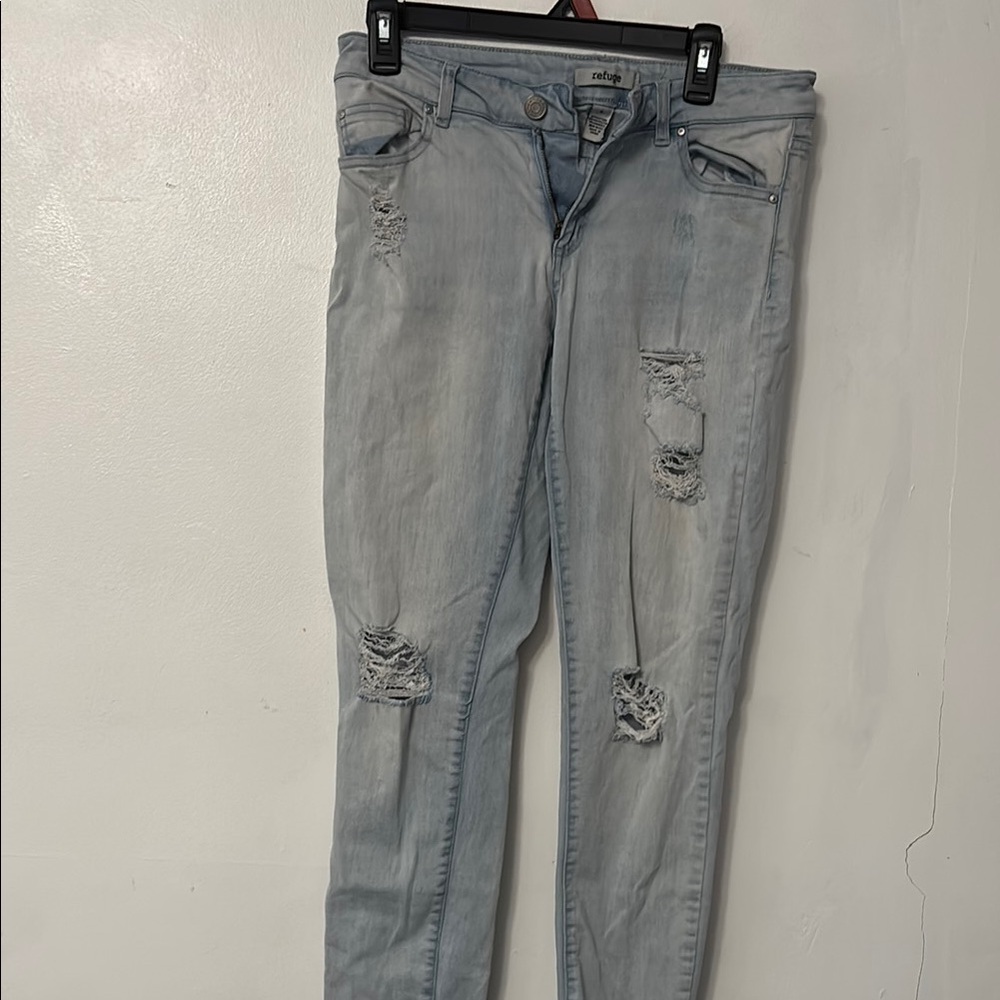 Light Gray Distressed Women'sREFUGE